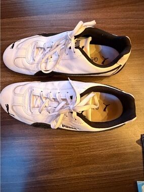 Puma Men’s White and Black Low-Top Sneakers